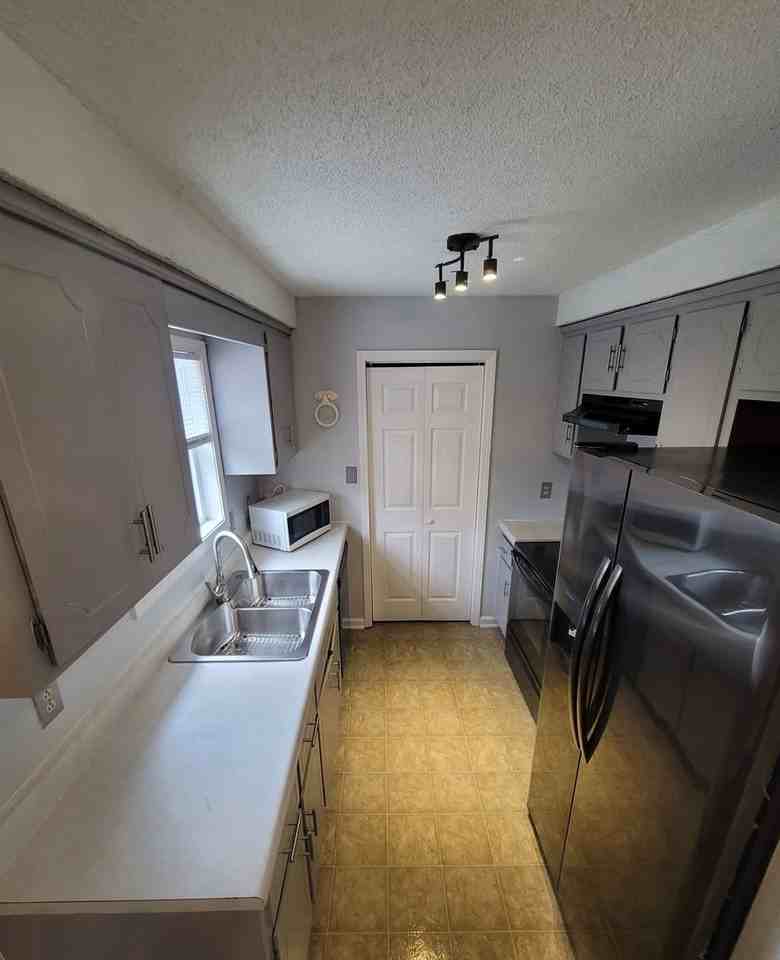 815 Shelton Cir - Photo 6 of 11