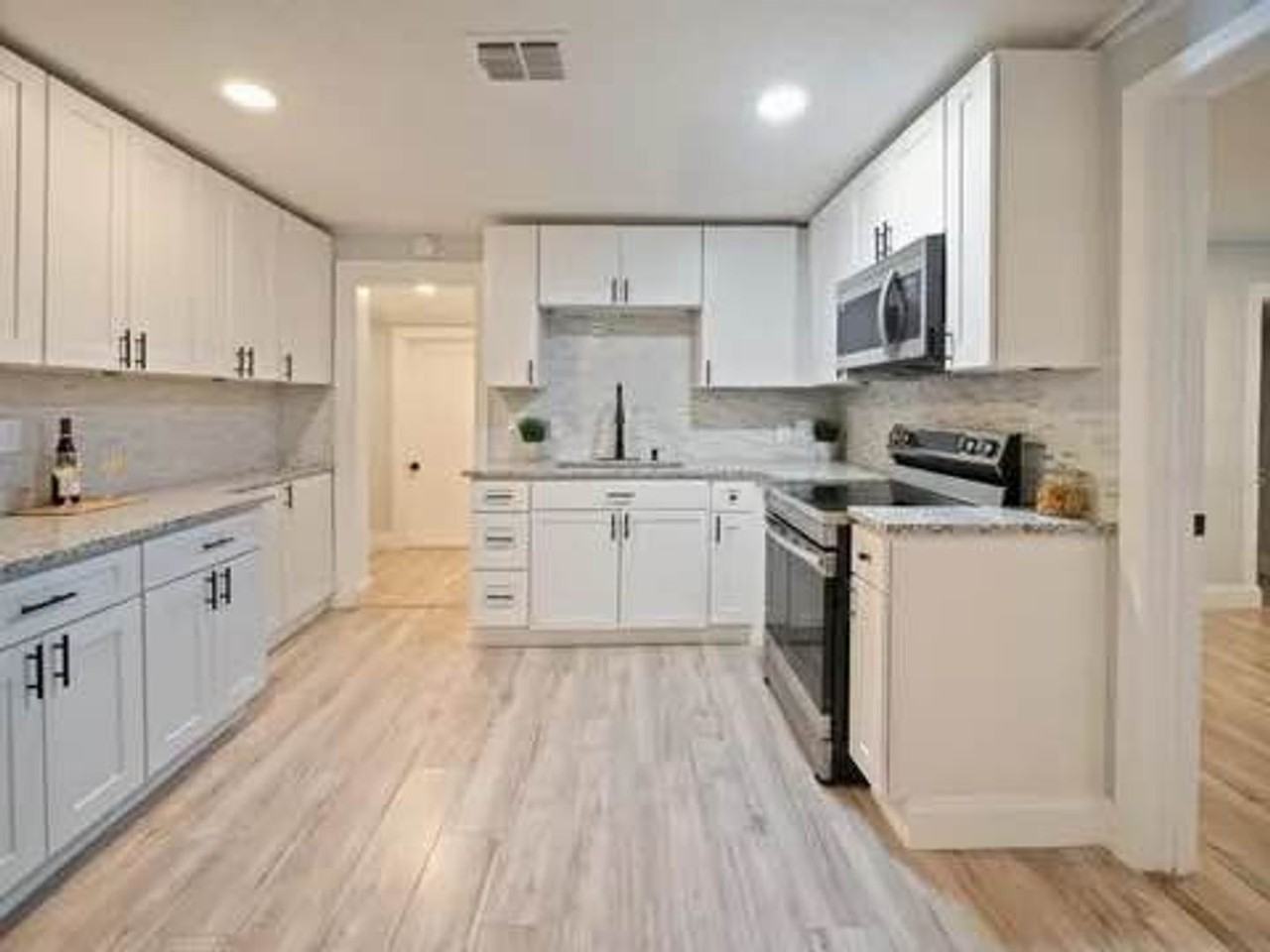 1022 Federal St - Photo 4 of 8