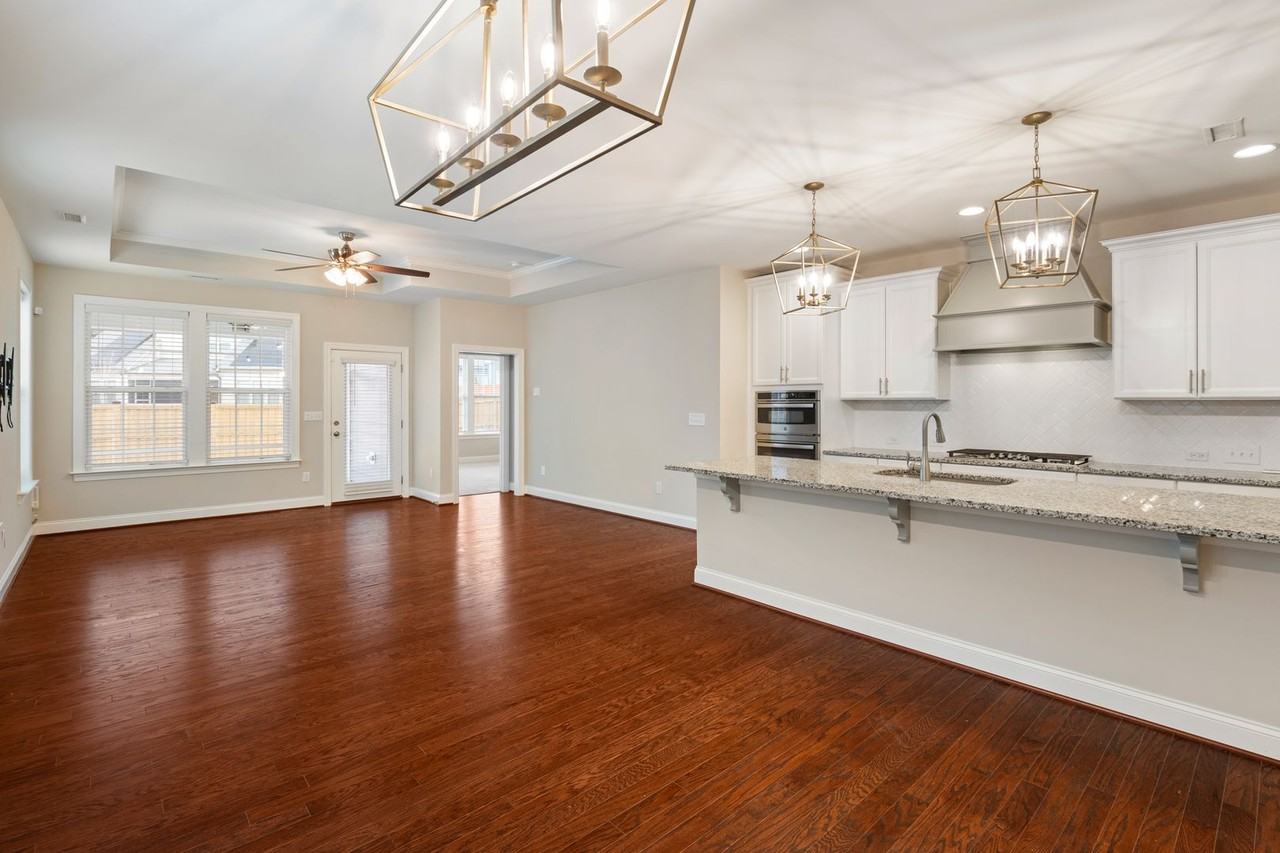 1823 Farm Pond Trl - Photo 3 of 34