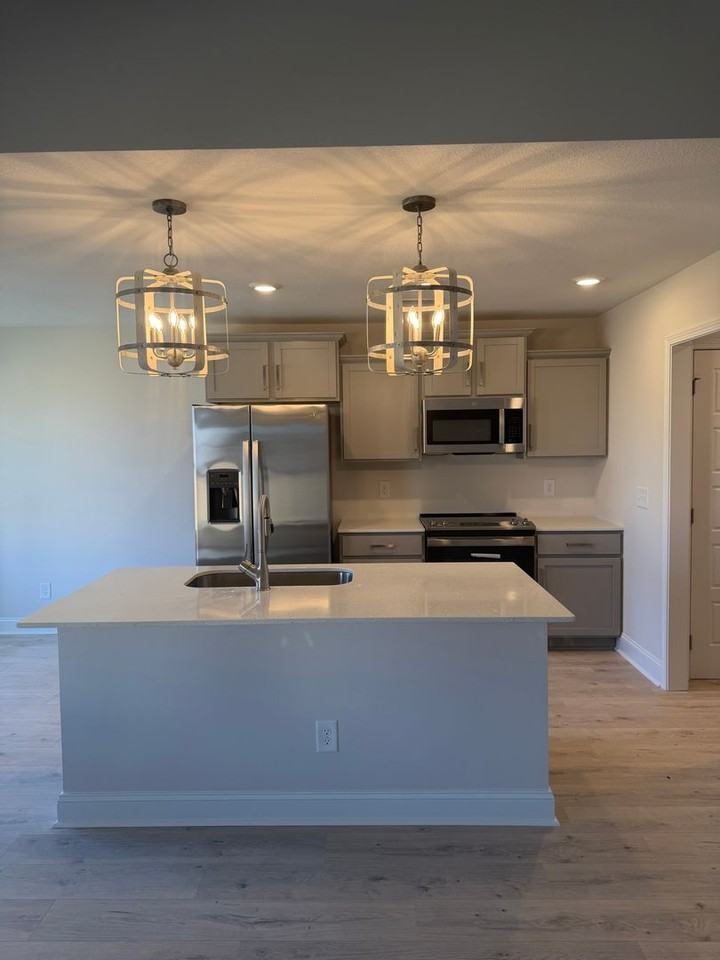 207 Donegal Dr - Photo 4 of 10