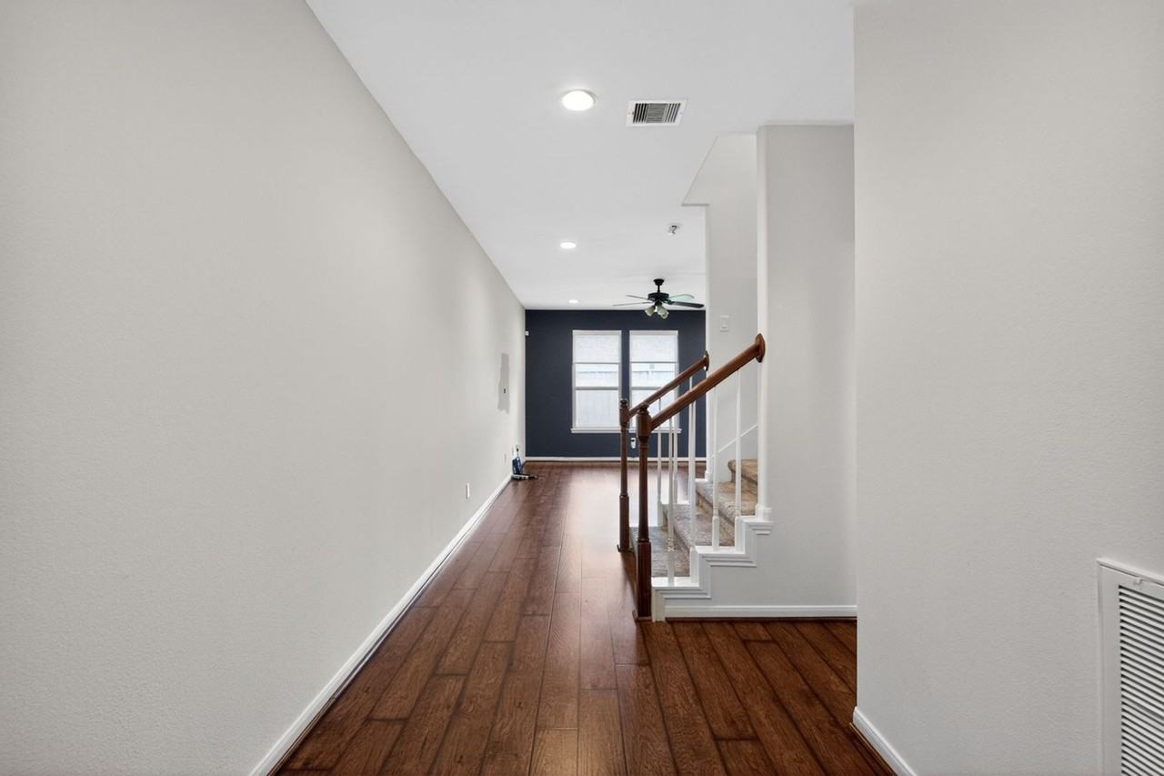 17019 Wilthorne Gardens Ct - Photo 5 of 20