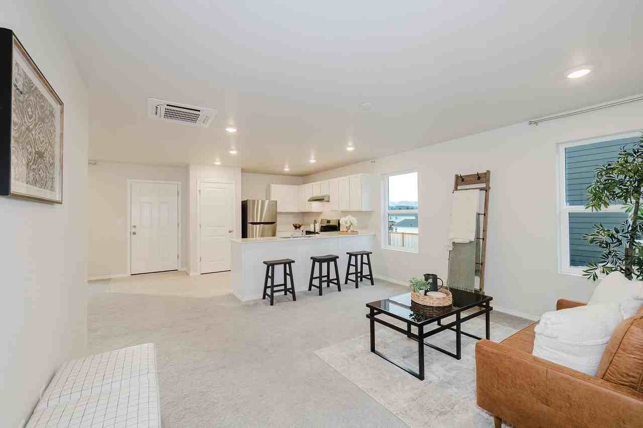 240 Ne Olympic Rdg - Photo 3 of 6