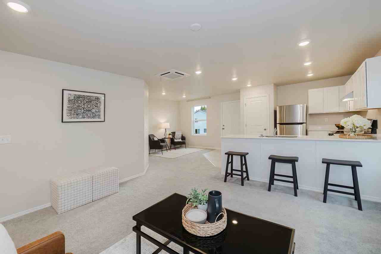 240 Ne Olympic Rdg - Photo 4 of 6