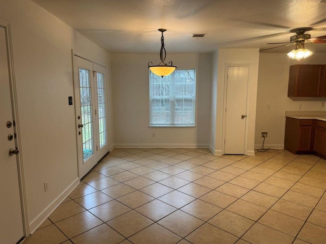 13718 Merseyside Dr - Photo 4 of 24