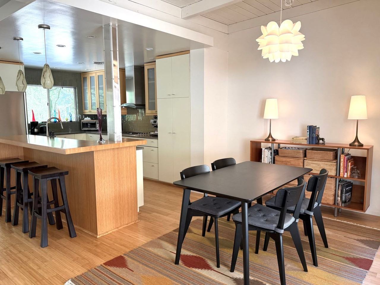 1828 Courtney Ave - Photo 4 of 16