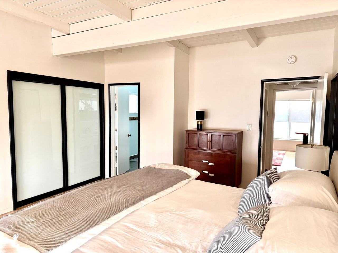 1828 Courtney Ave - Photo 7 of 16