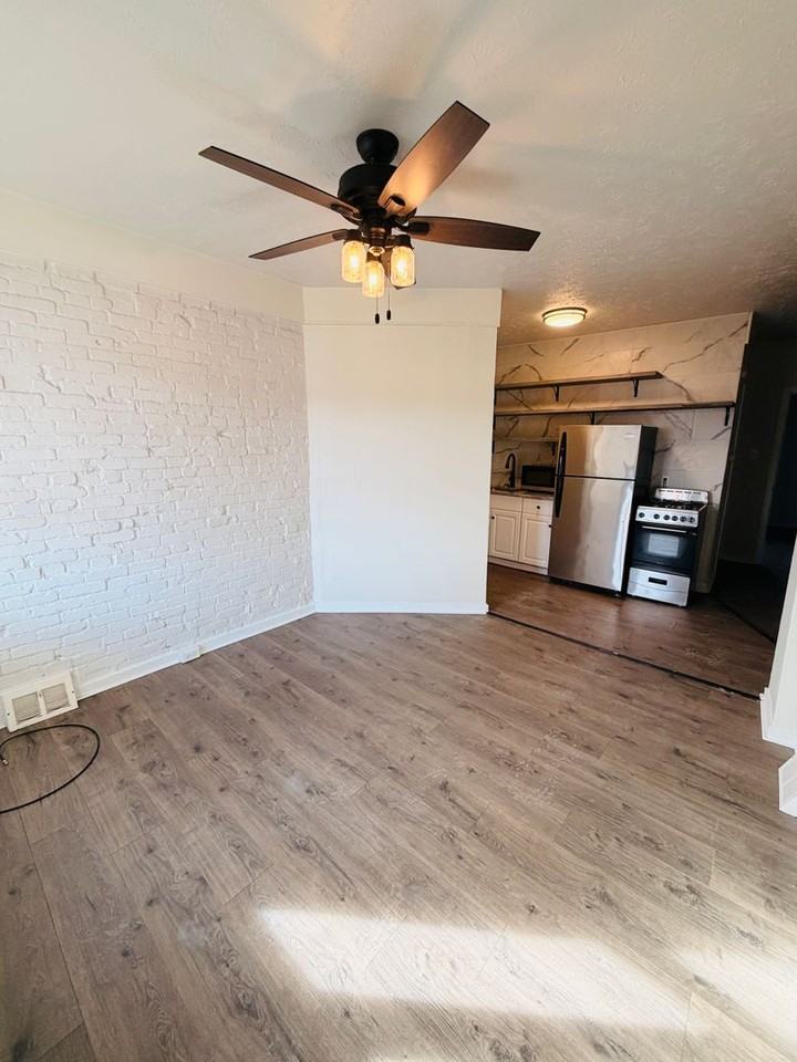 456 Augusta St - Photo 4 of 8