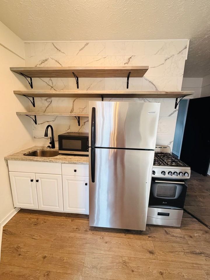 456 Augusta St - Photo 5 of 8