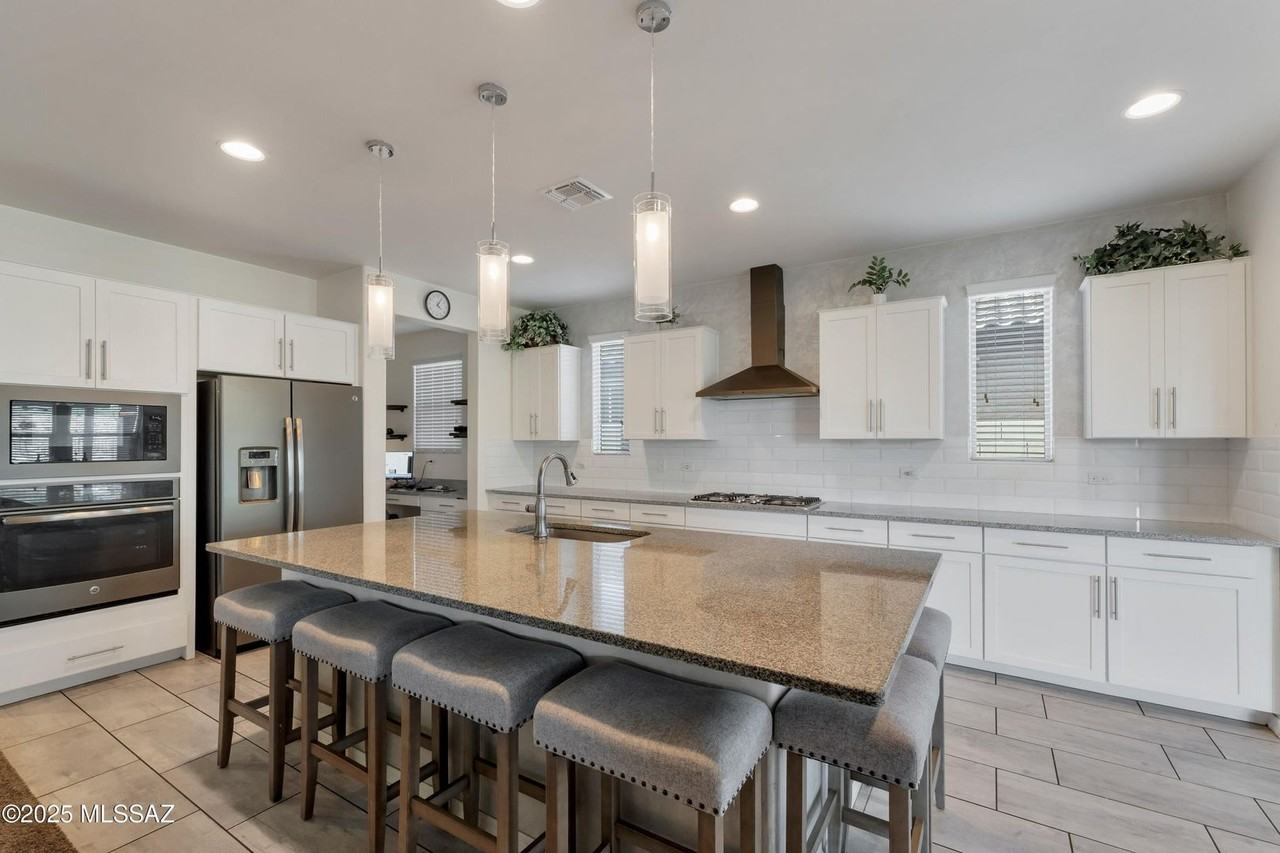 4813 W Willow Wind Way - Photo 3 of 15