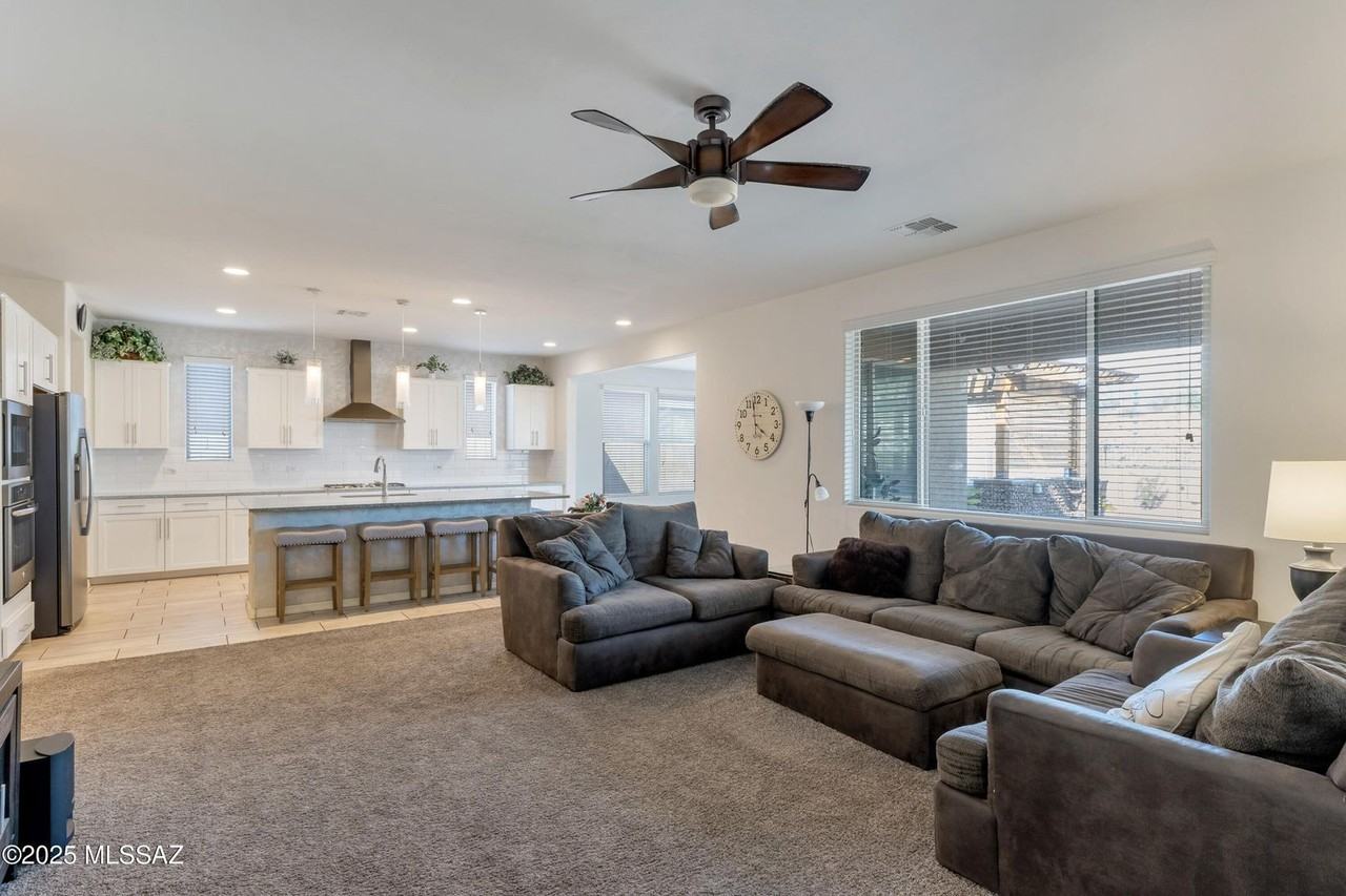 4813 W Willow Wind Way - Photo 4 of 15