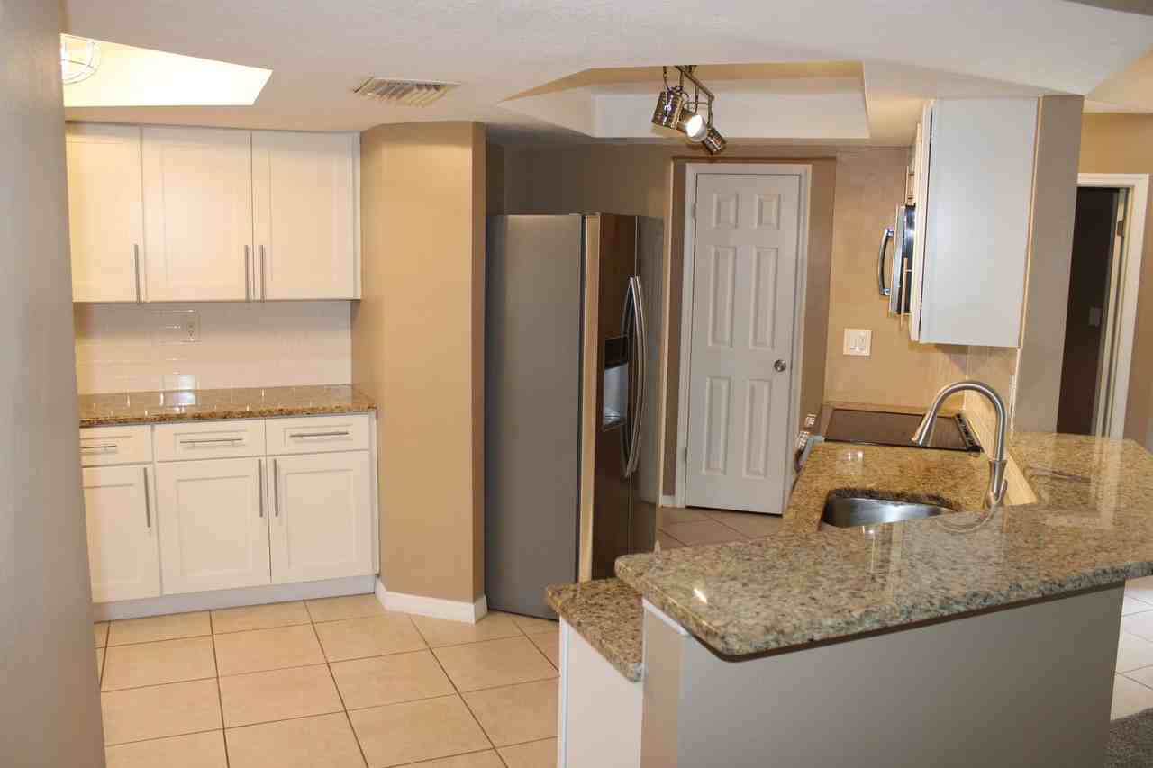 8639 Bridgewater Dr - Photo 6 of 20