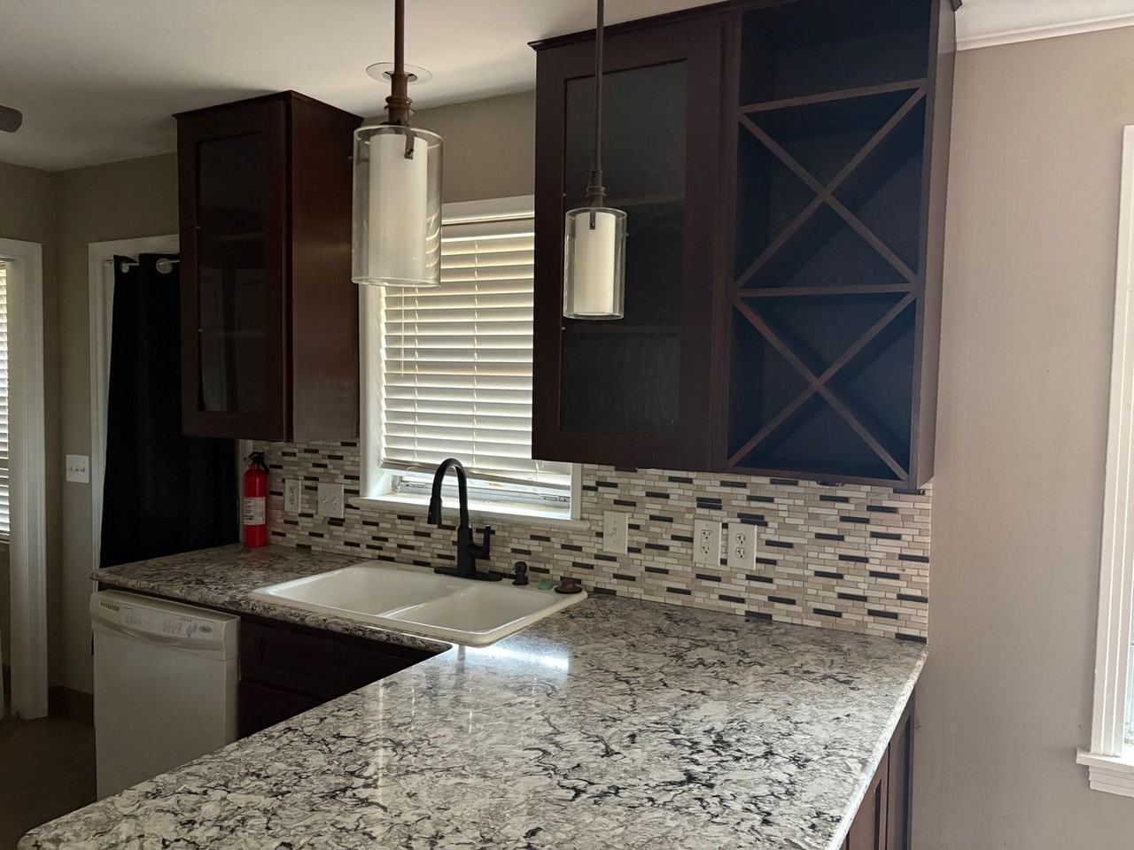 3818 Eddy Pl - Photo 3 of 7