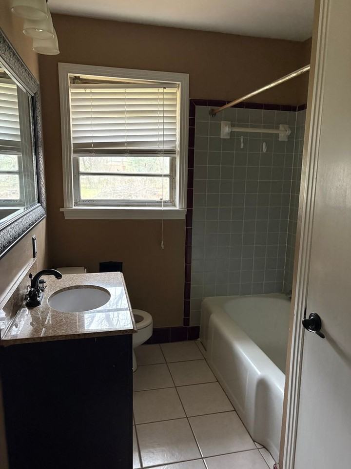 3818 Eddy Pl - Photo 5 of 7