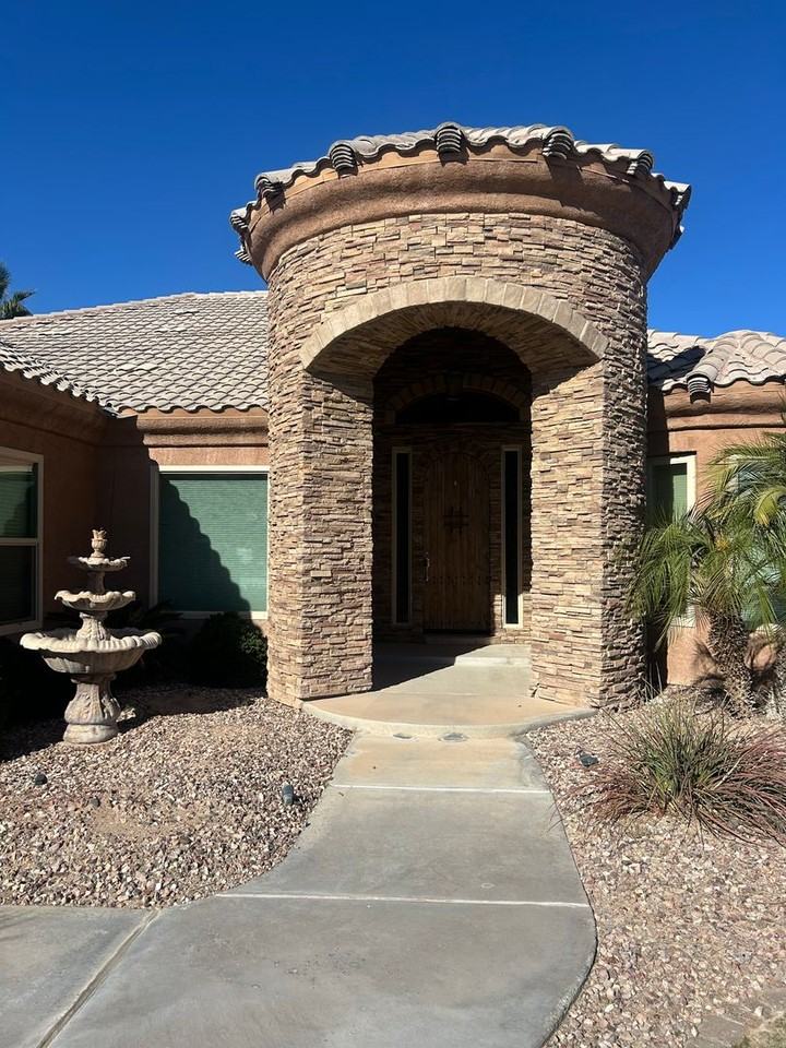 5488 E 39th St - Photo 2 of 22