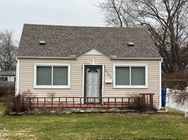 featured image of 25202 Firwood Ave