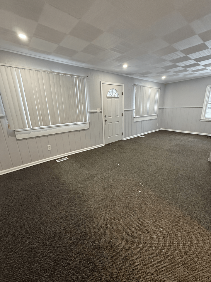 25202 Firwood Ave - Photo 2 of 15