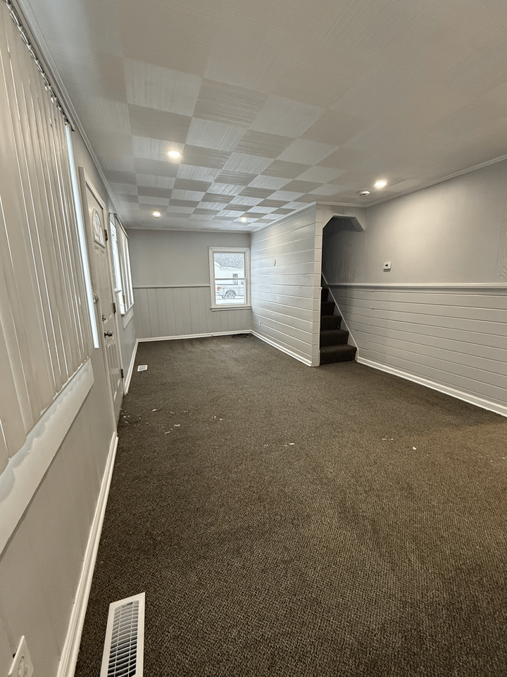 25202 Firwood Ave - Photo 3 of 15