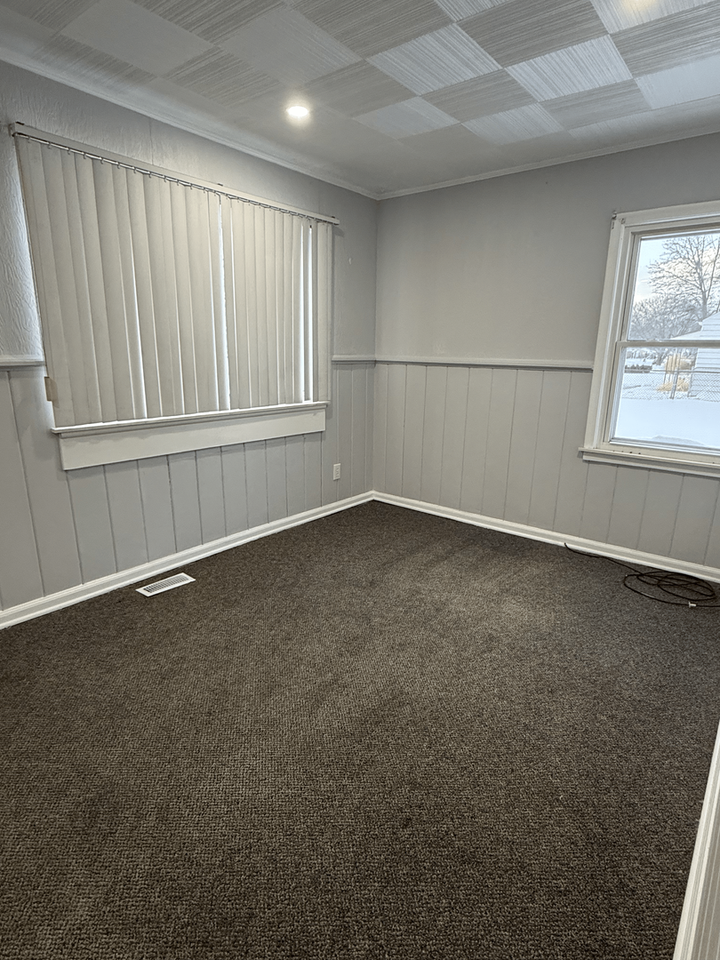 25202 Firwood Ave - Photo 4 of 15