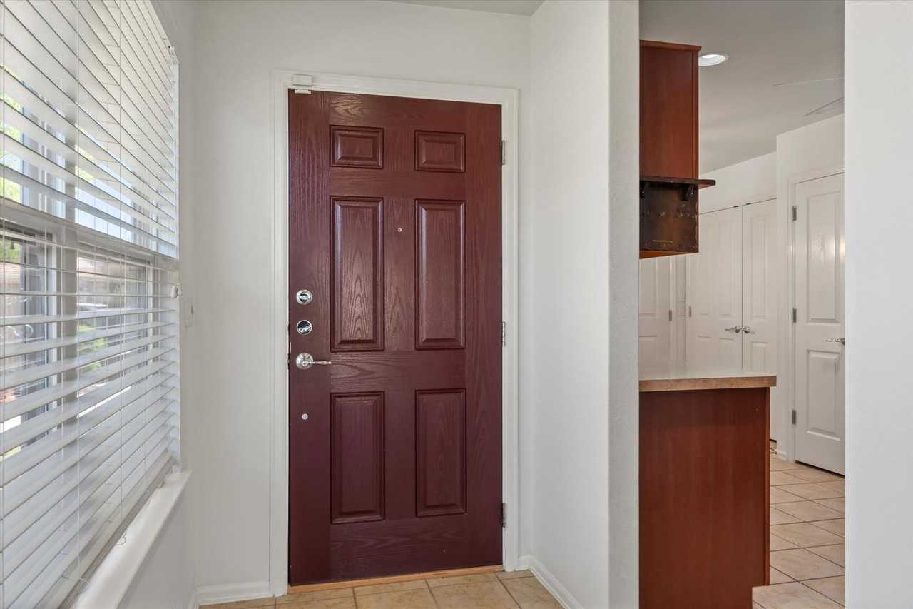 325 Barrington Farm Ct - Photo 5 of 37