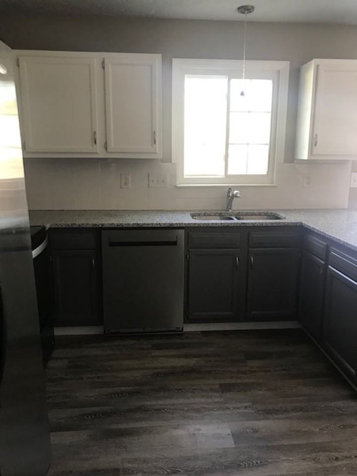 7622 Holly Grove Ct - Photo 6 of 19