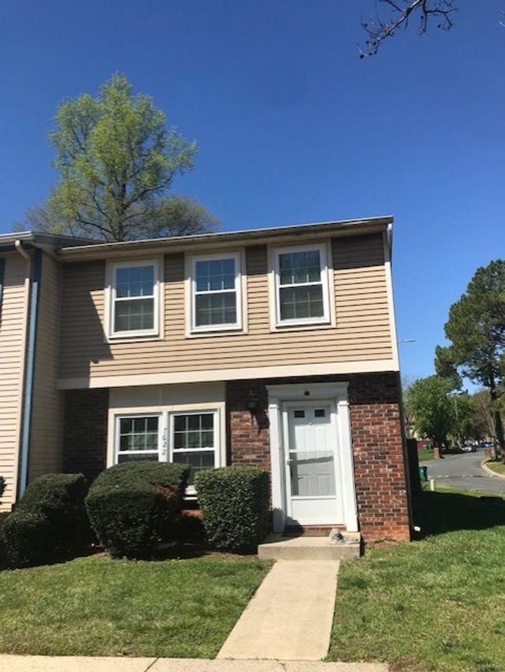 7622 Holly Grove Ct - Photo 3 of 19