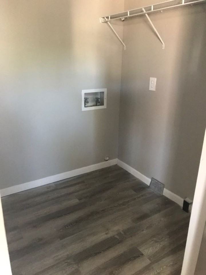 7622 Holly Grove Ct - Photo 5 of 19