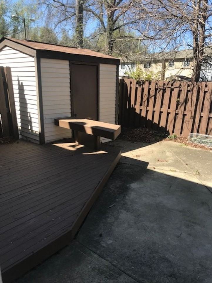 7622 Holly Grove Ct - Photo 7 of 19