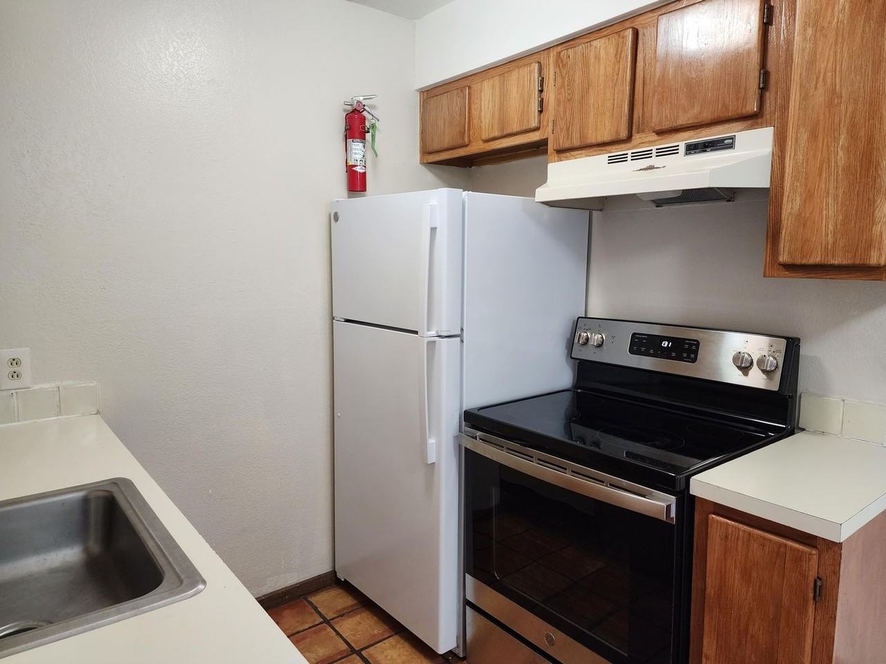 2600 W Zia Rd #F14 - Photo 4 of 11