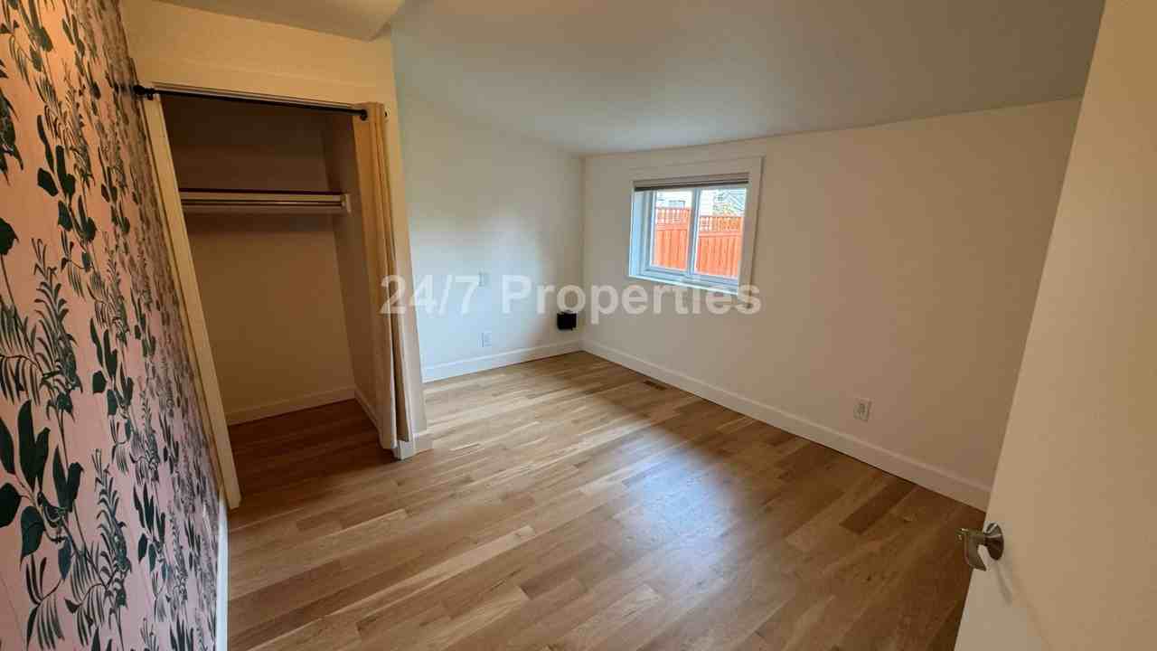 3223 Ne 73rd Ave - Photo 4 of 17