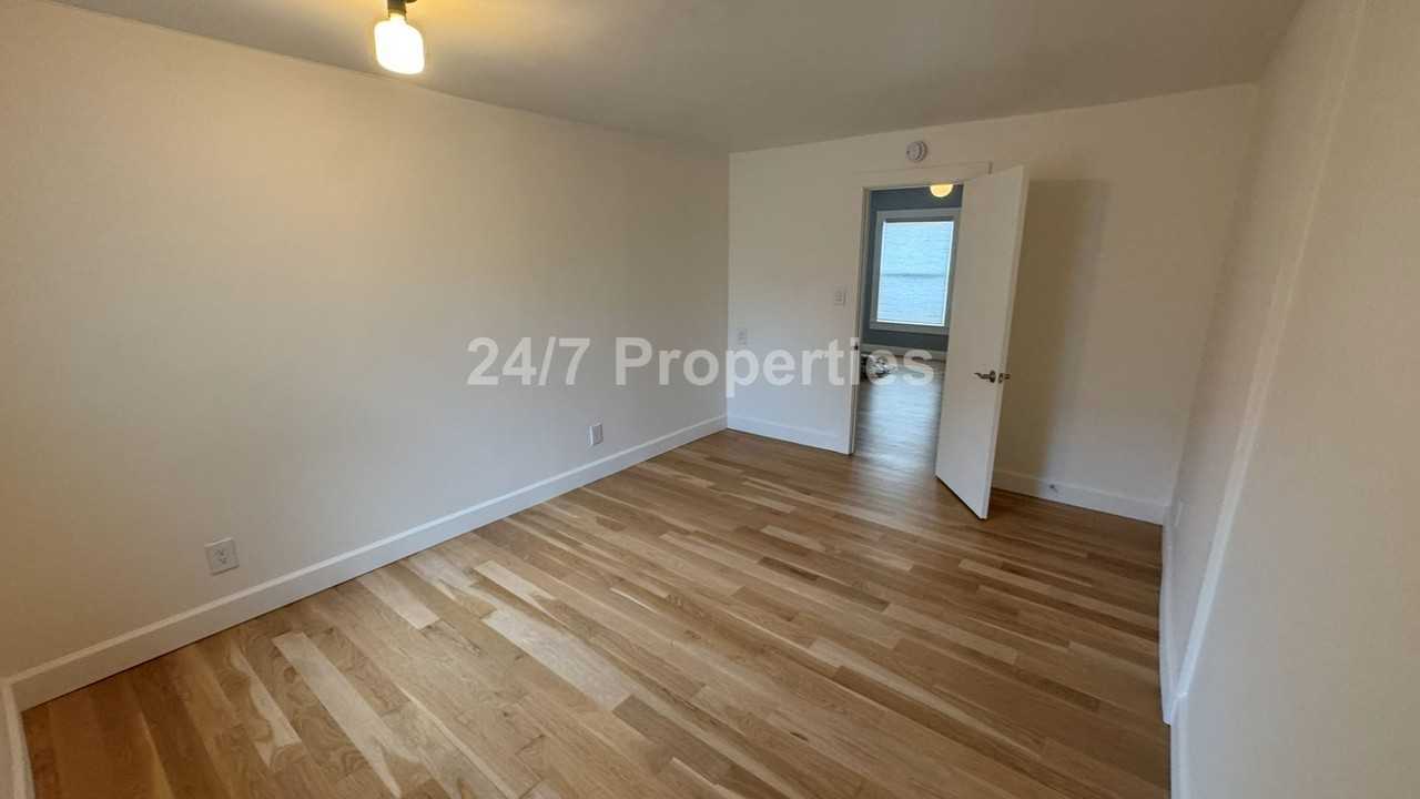 3223 Ne 73rd Ave - Photo 7 of 17