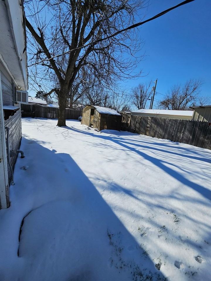 2912 Nw 46th St - Photo 7 of 8