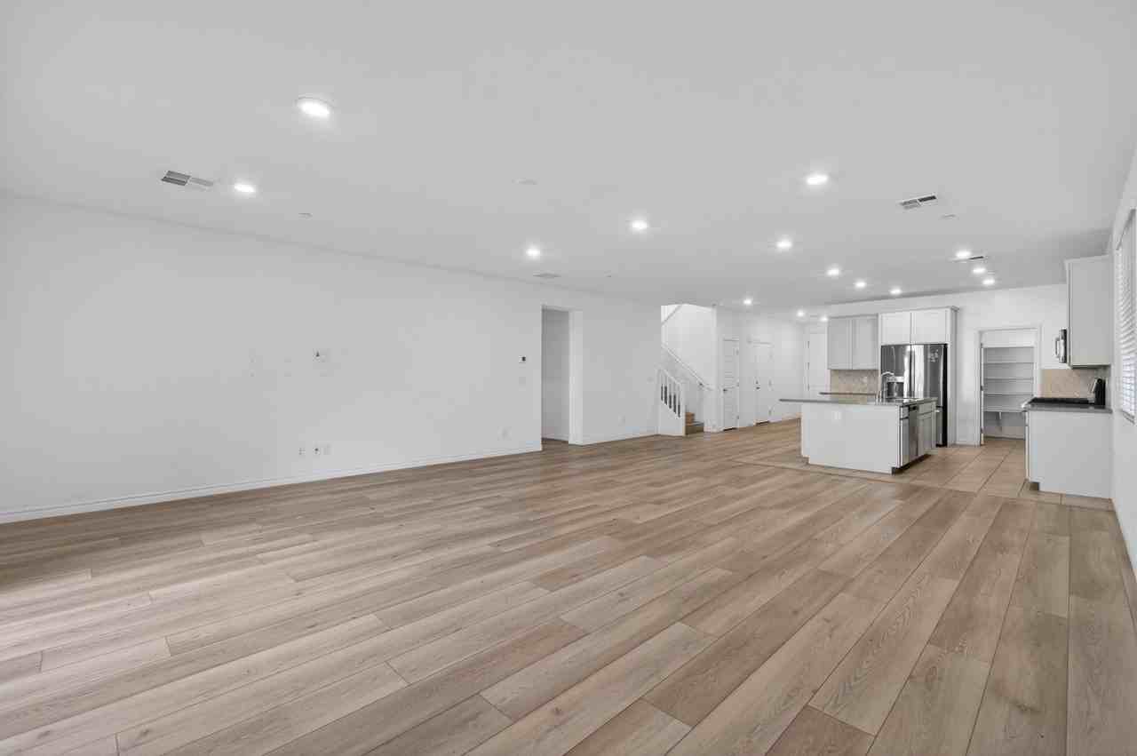 238 Polaris Ridge Ave - Photo 4 of 37