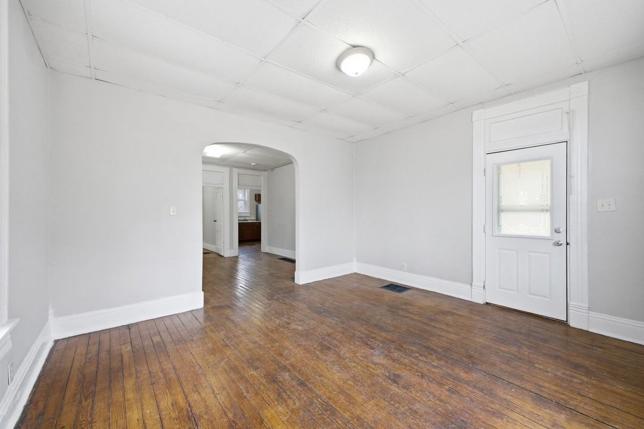 1705 Mitchell Ave - Photo 5 of 22