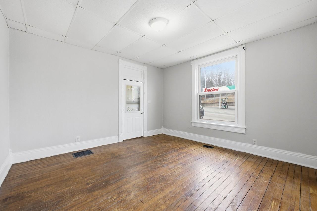 1705 Mitchell Ave - Photo 6 of 22