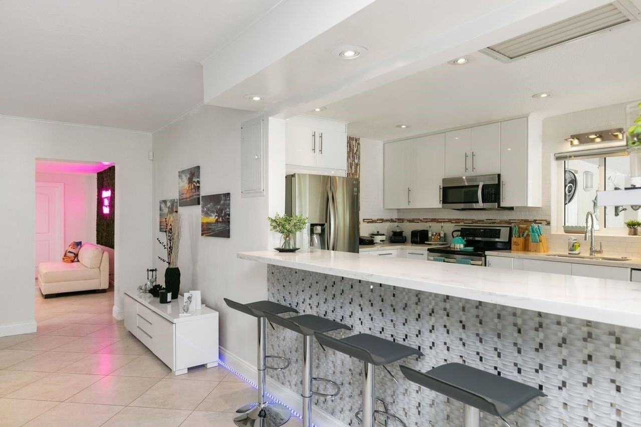 1900 N Victoria Park Rd - Photo 4 of 29