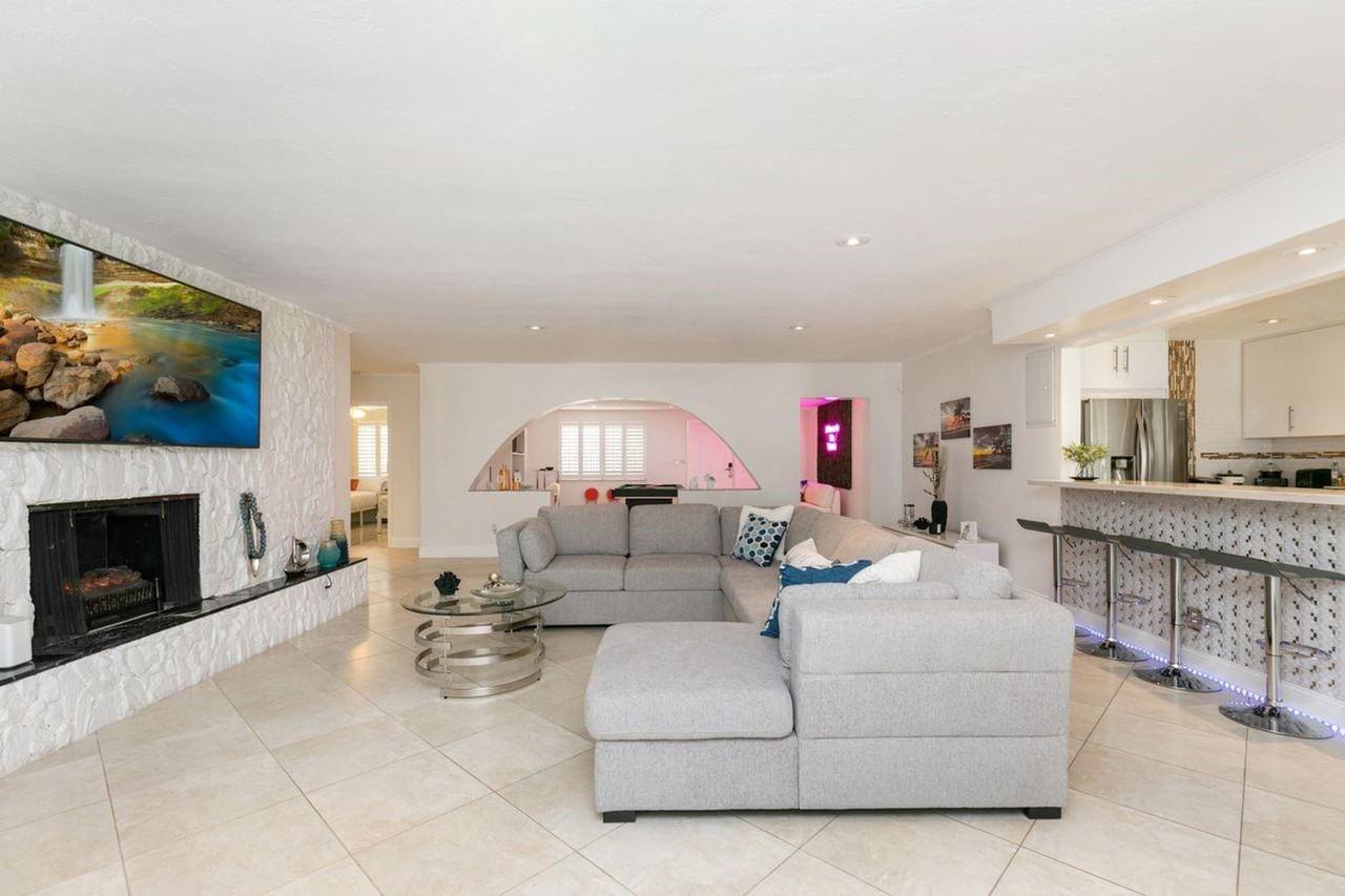 1900 N Victoria Park Rd - Photo 5 of 29