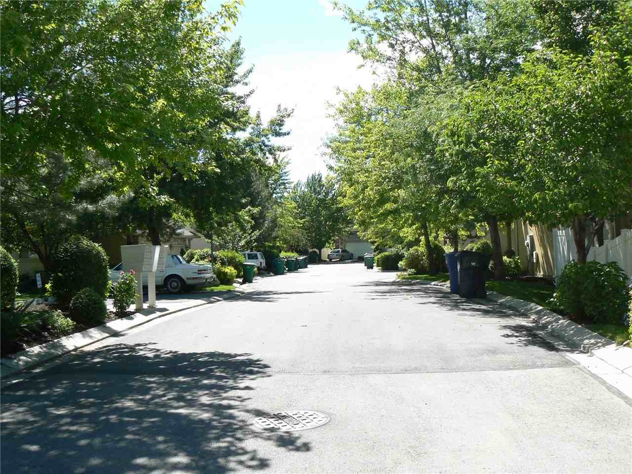 952 E White Pine Way - Photo 2 of 13