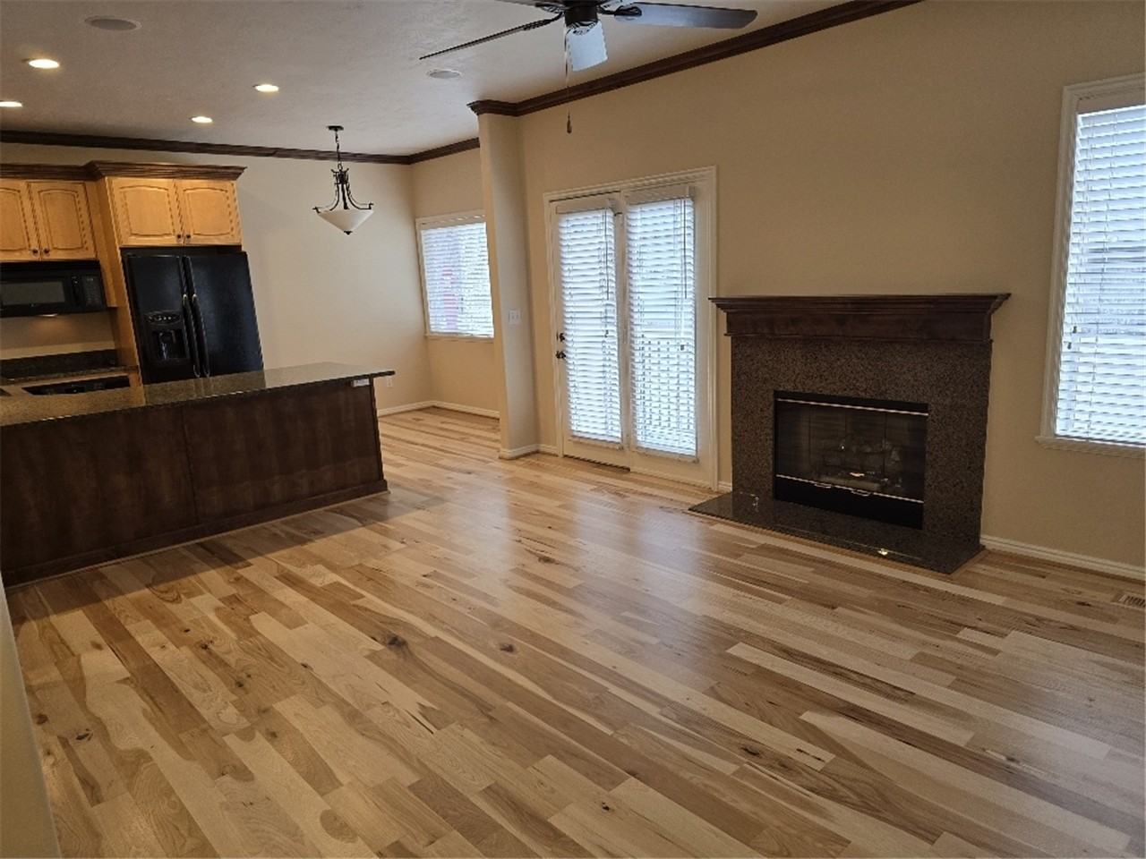 952 E White Pine Way - Photo 5 of 13