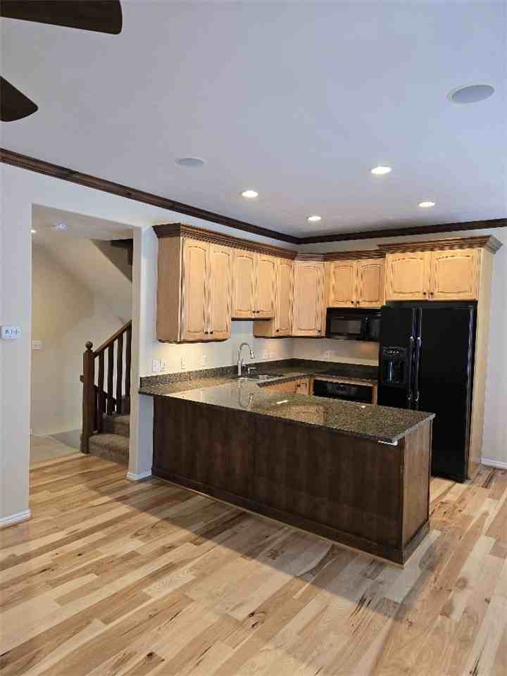 952 E White Pine Way - Photo 6 of 13