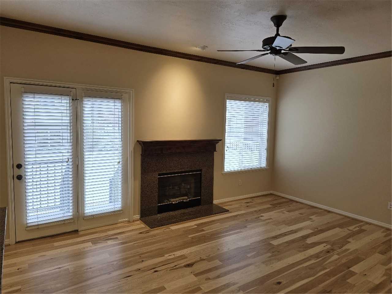 952 E White Pine Way - Photo 7 of 13