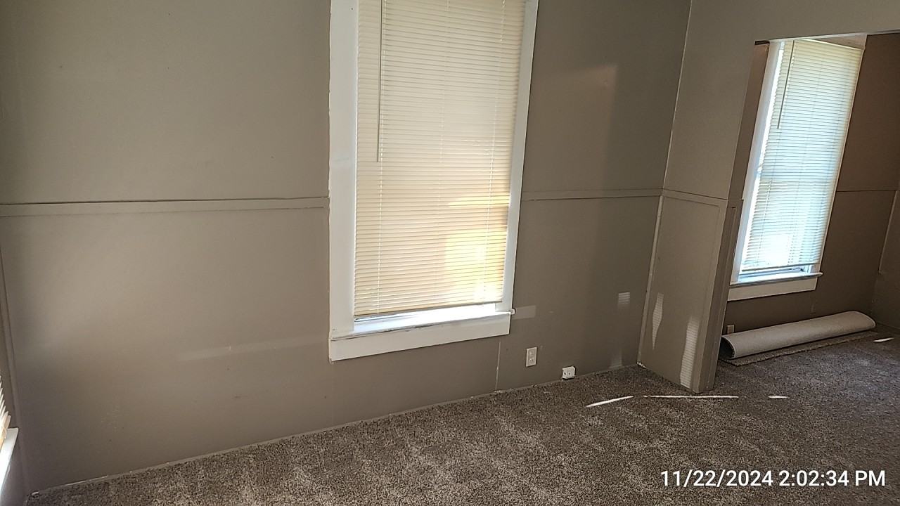 716 Bronson St - Photo 3 of 15