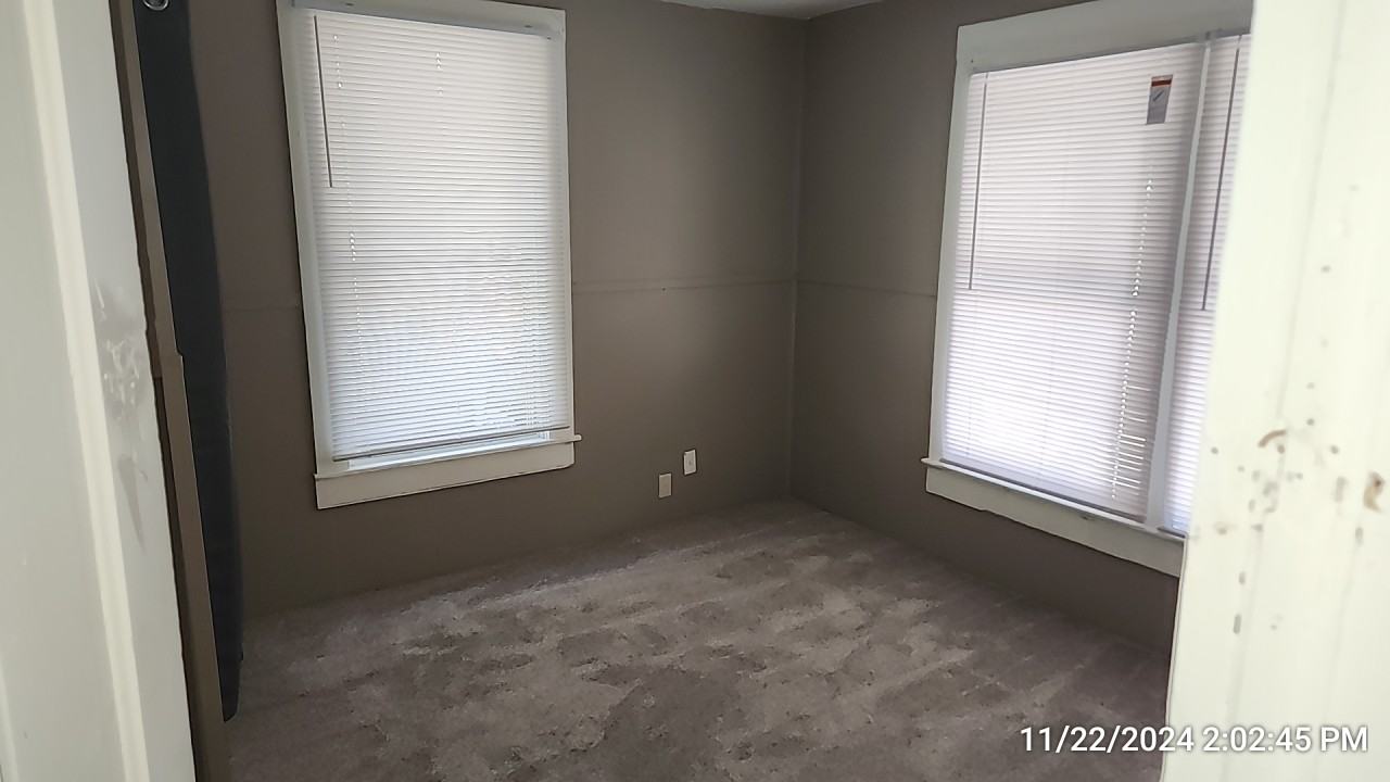 716 Bronson St - Photo 5 of 15