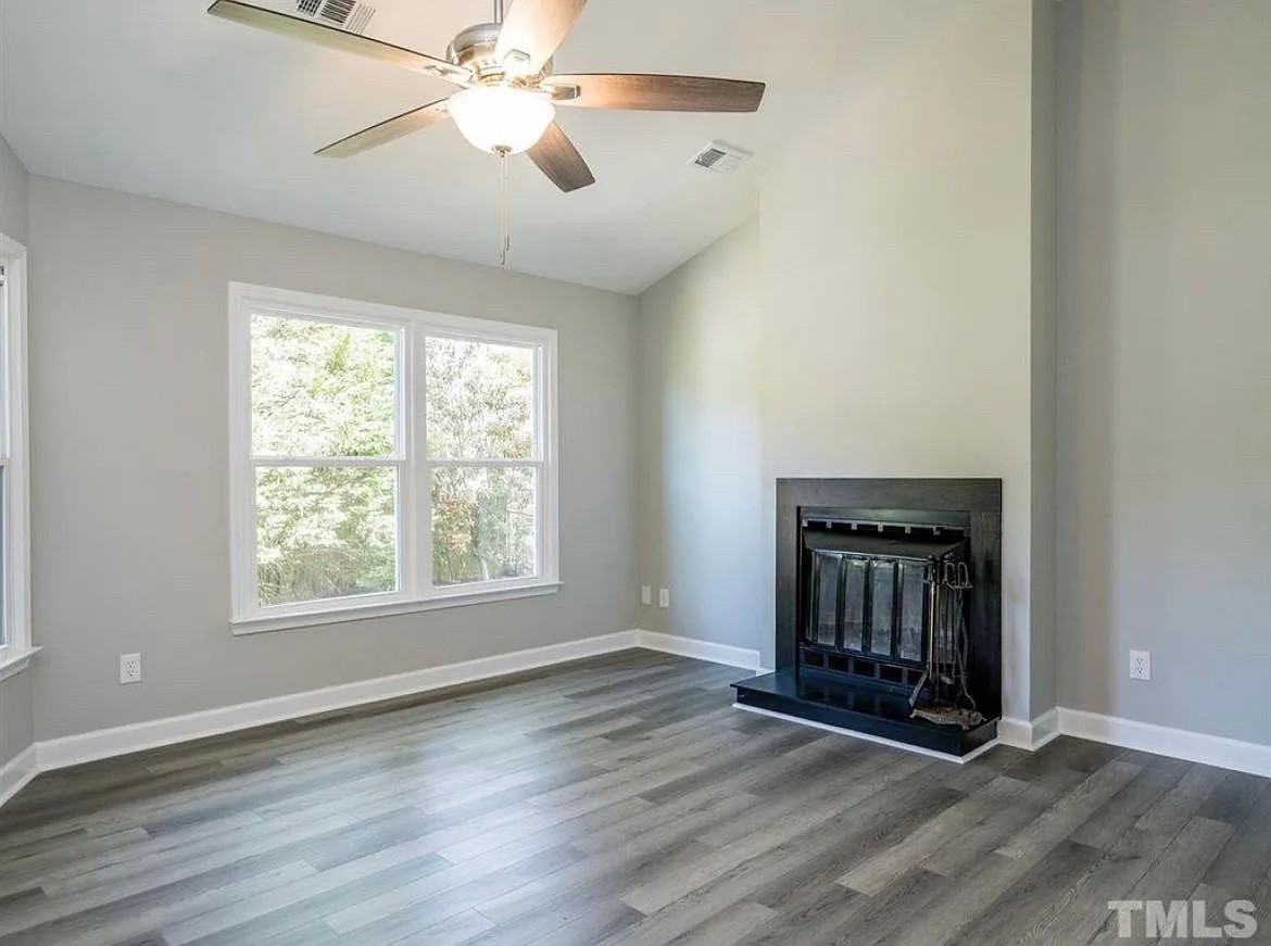 3208 Harmony Ct - Photo 4 of 32