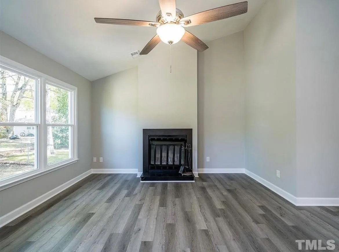 3208 Harmony Ct - Photo 5 of 32