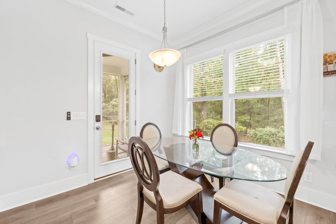 1727 Grace Ln - Photo 5 of 50