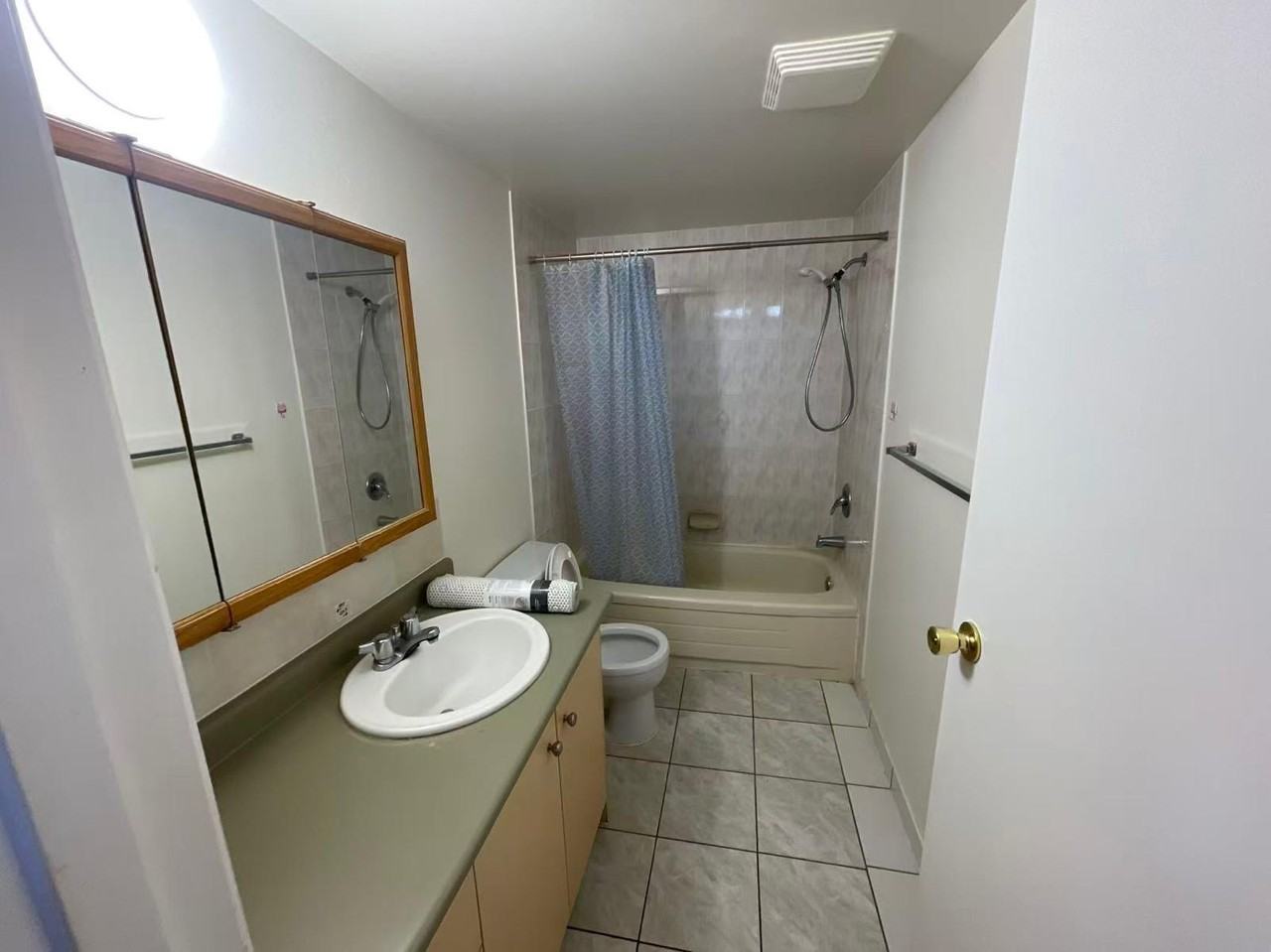 3218 East 45th Avenue - Photo 5 of 12