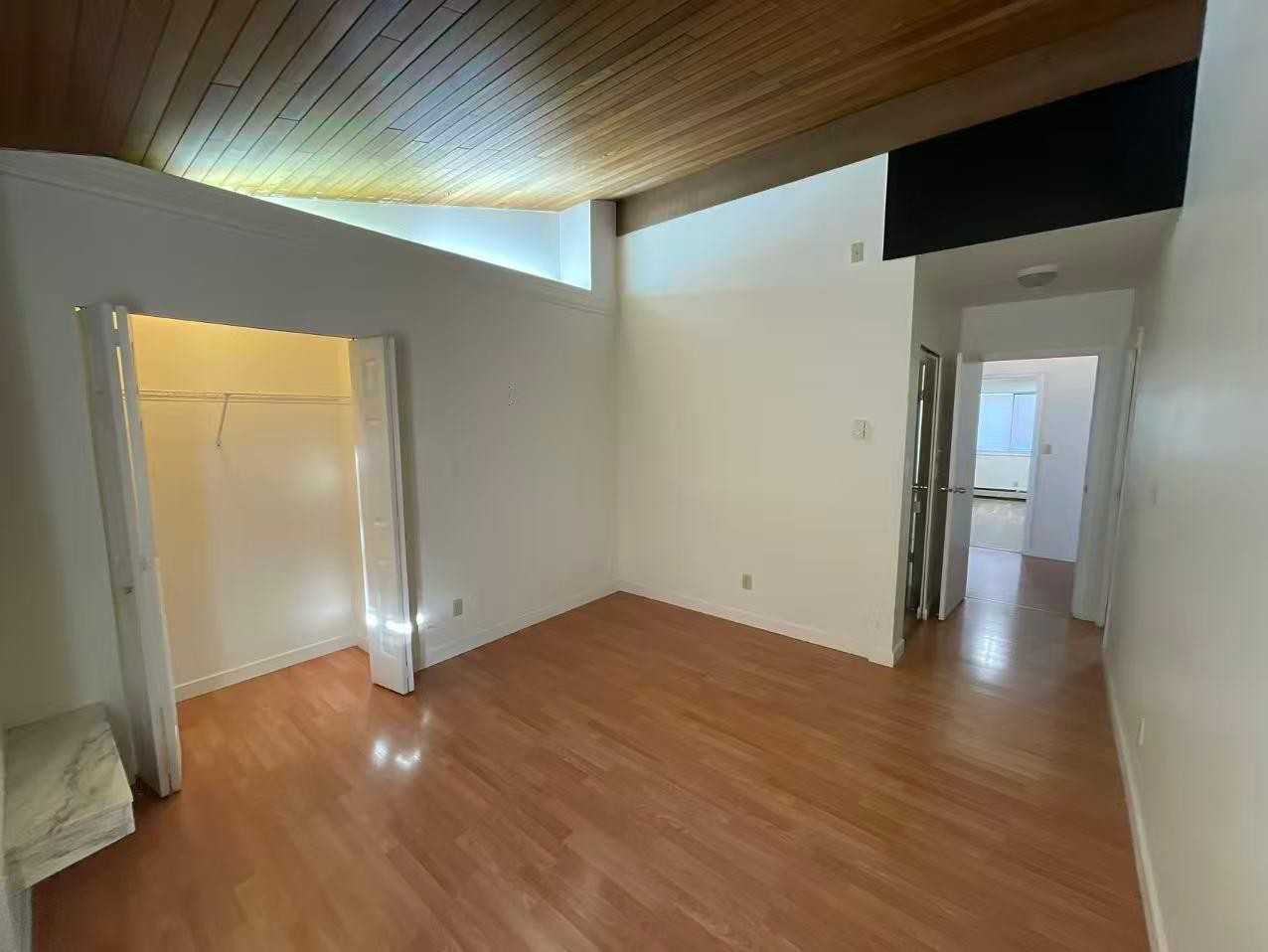 3218 East 45th Avenue - Photo 6 of 12