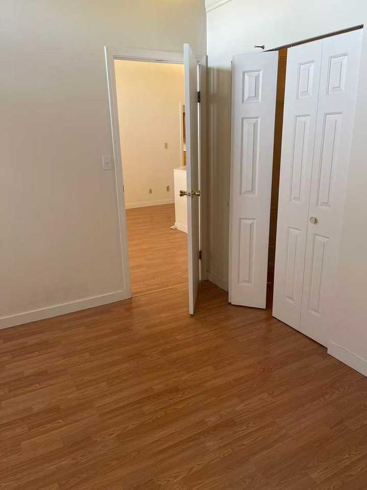 3218 East 45th Avenue - Photo 7 of 12