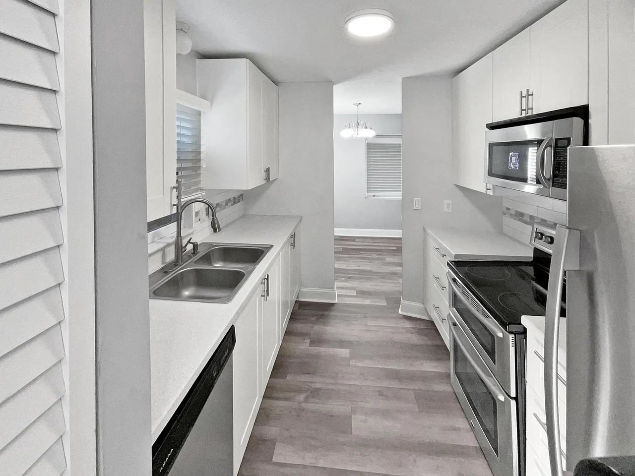 409 E Coconut Ave - Photo 2 of 10