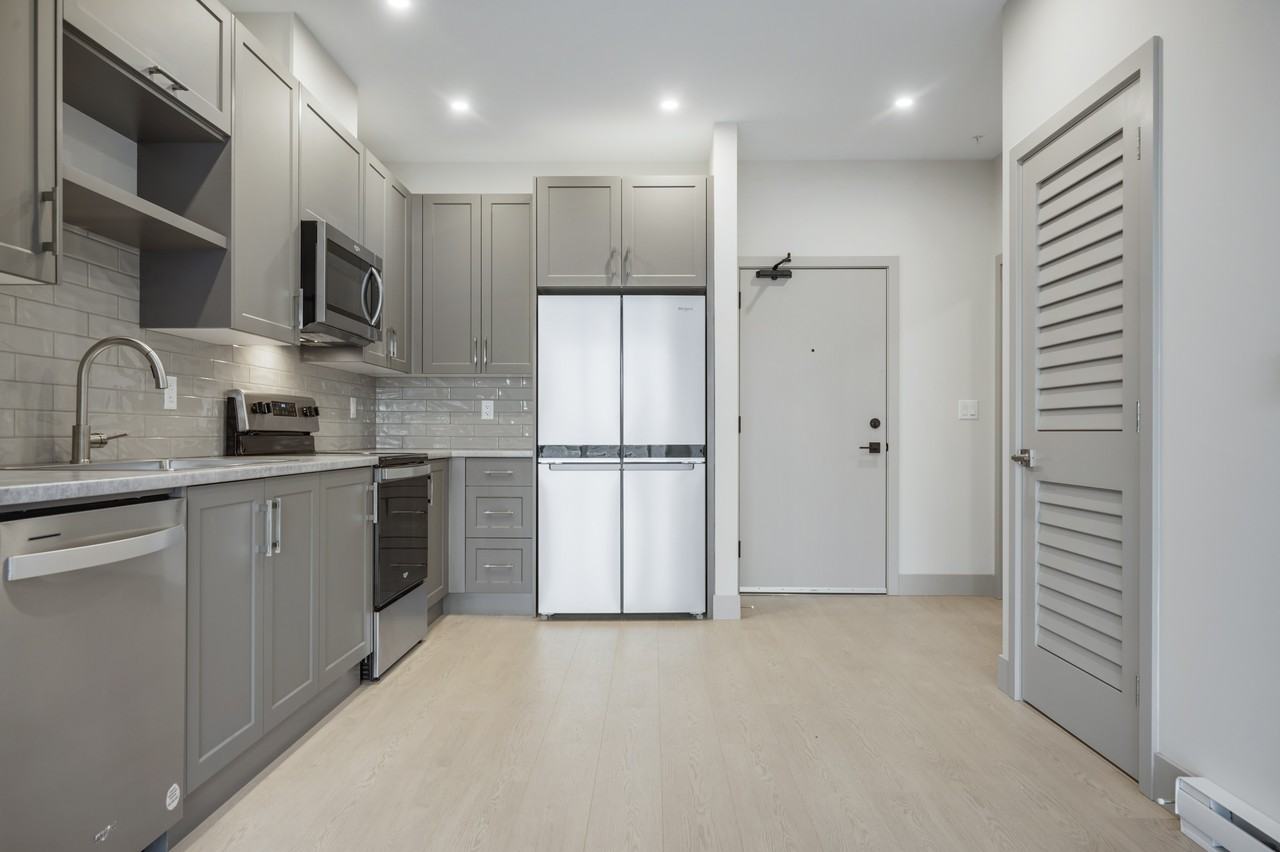 45551 Apartment Bldg 3 - Photo 4 of 10